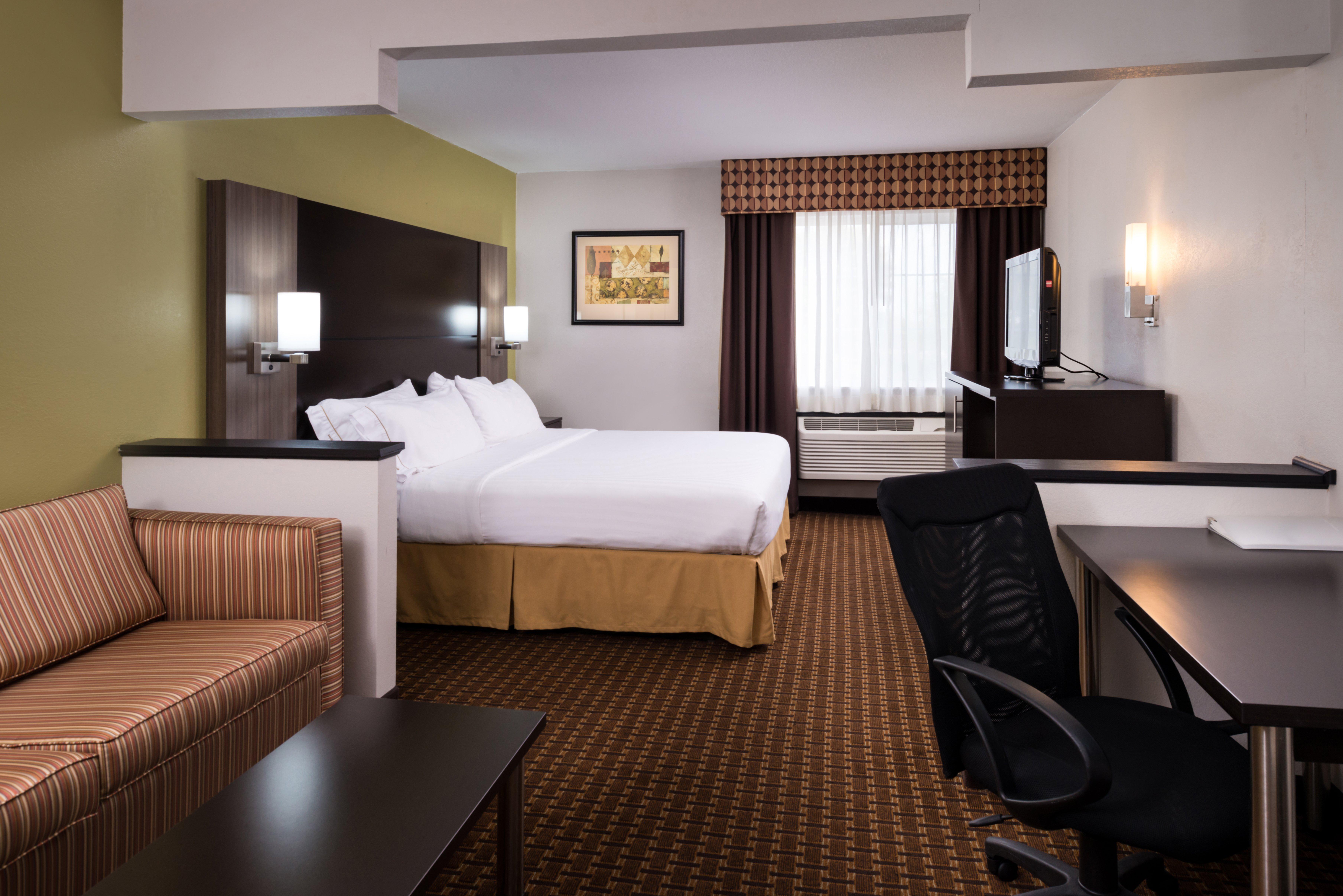 Holiday Inn Express & Suites Bucyrus By Ihg Exterior photo