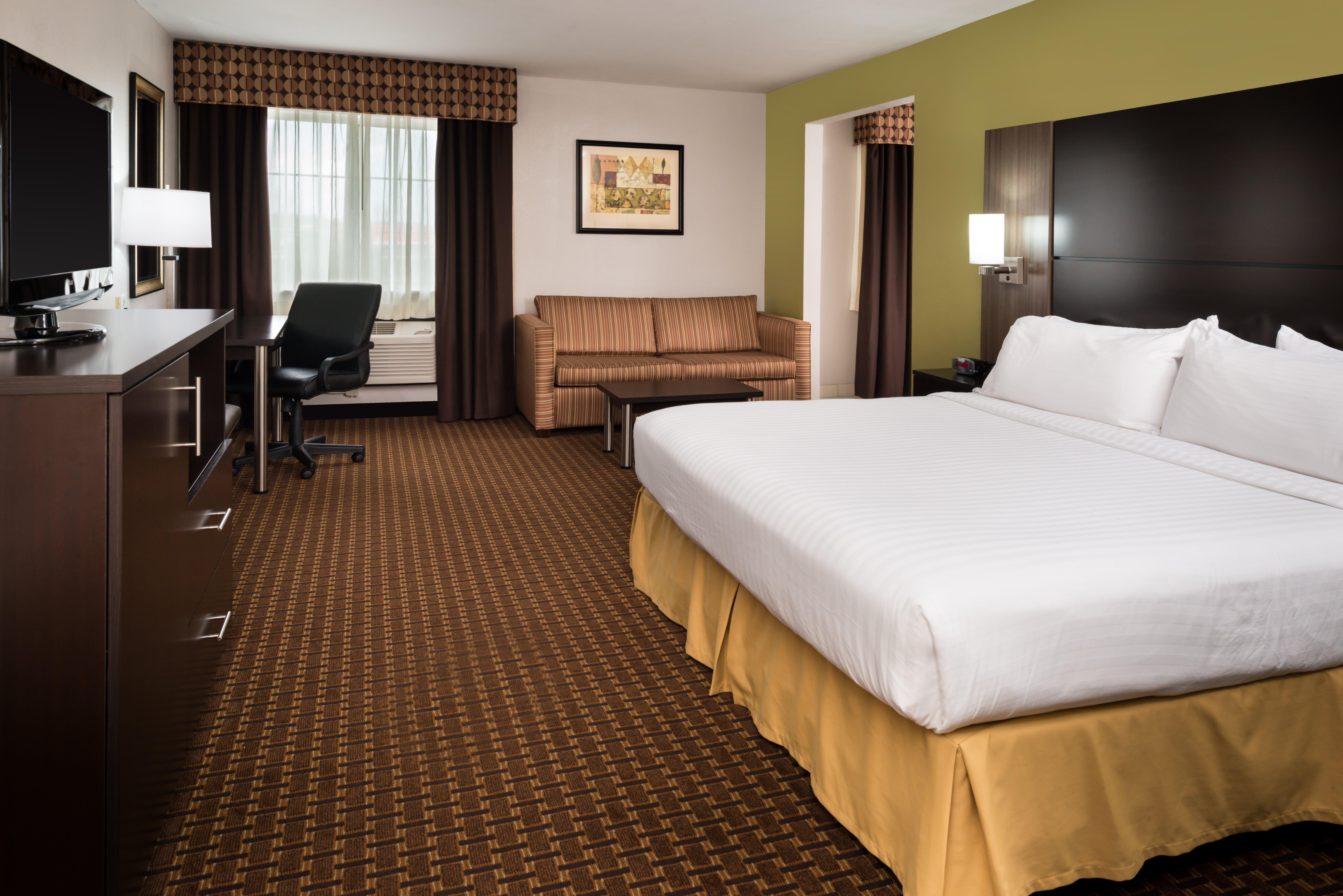 Holiday Inn Express & Suites Bucyrus By Ihg Exterior photo