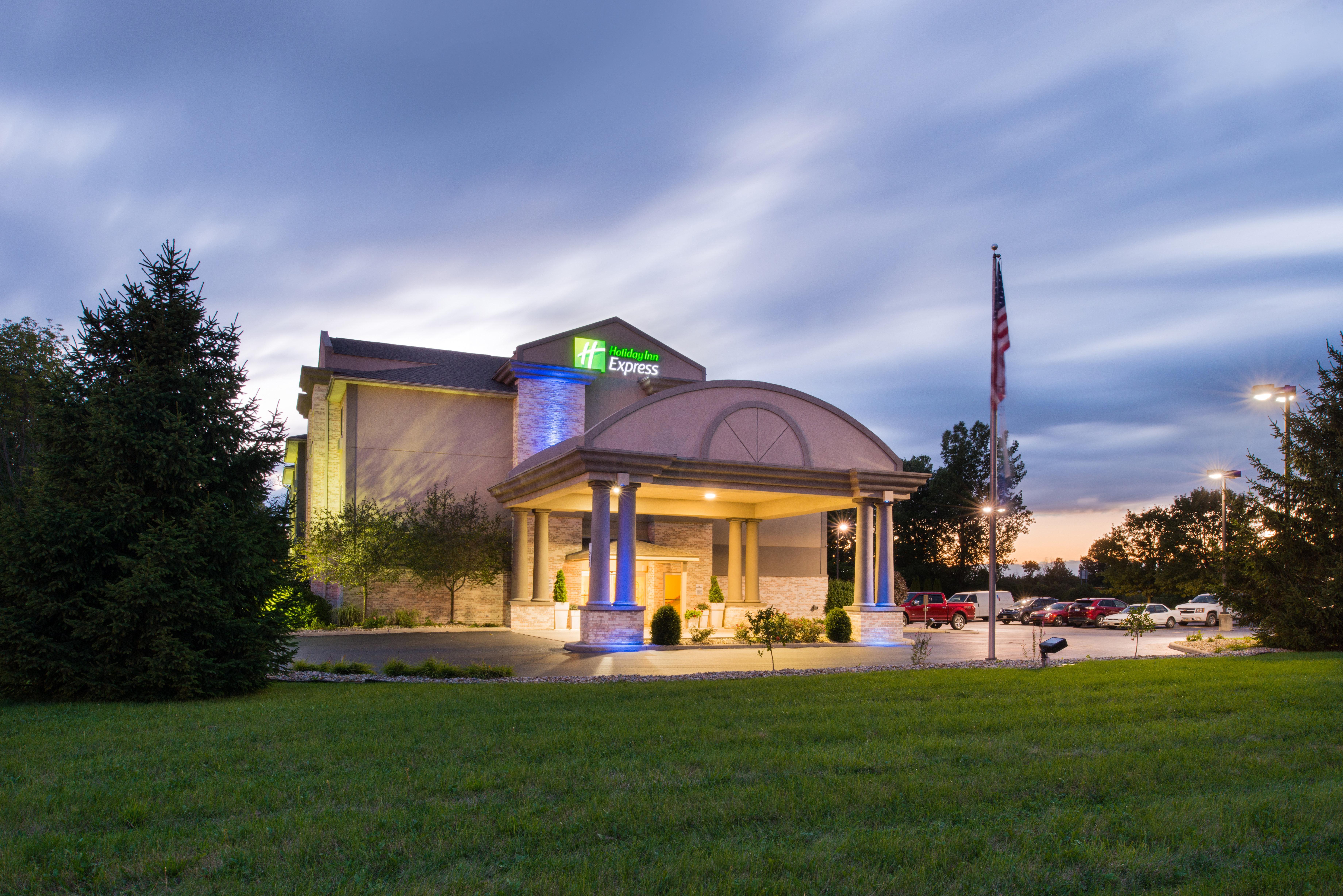 Holiday Inn Express & Suites Bucyrus By Ihg Exterior photo
