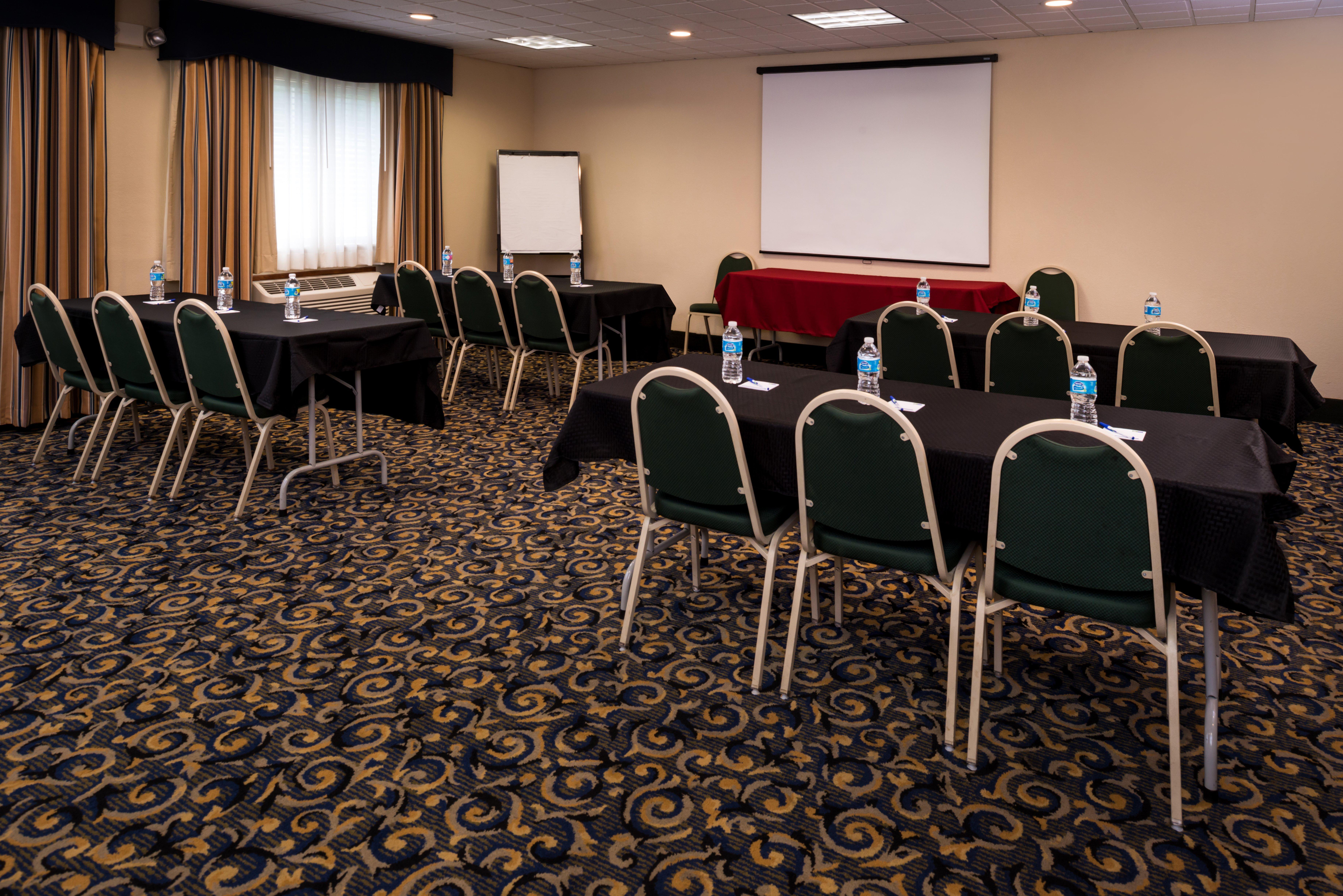 Holiday Inn Express & Suites Bucyrus By Ihg Exterior photo