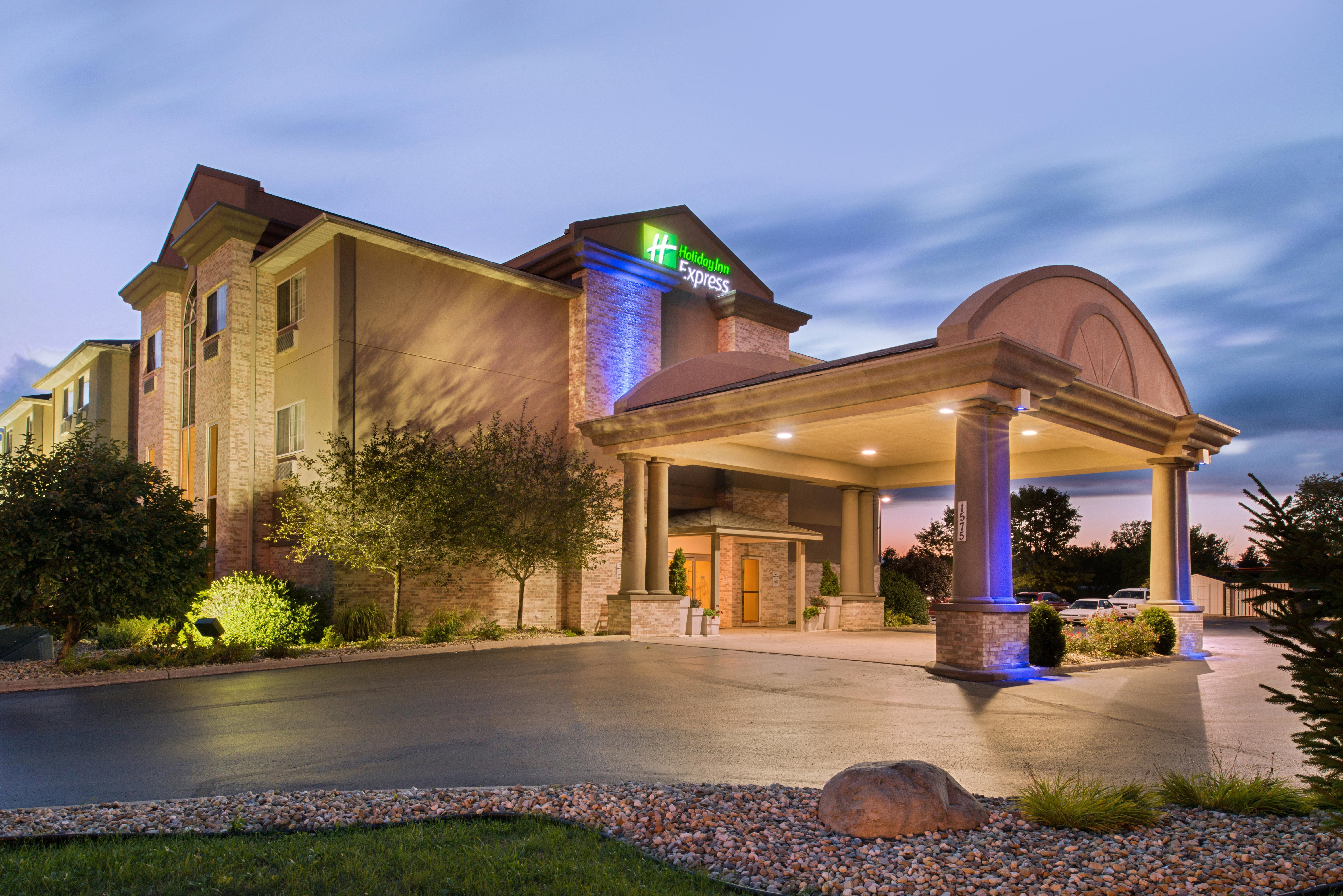 Holiday Inn Express & Suites Bucyrus By Ihg Exterior photo