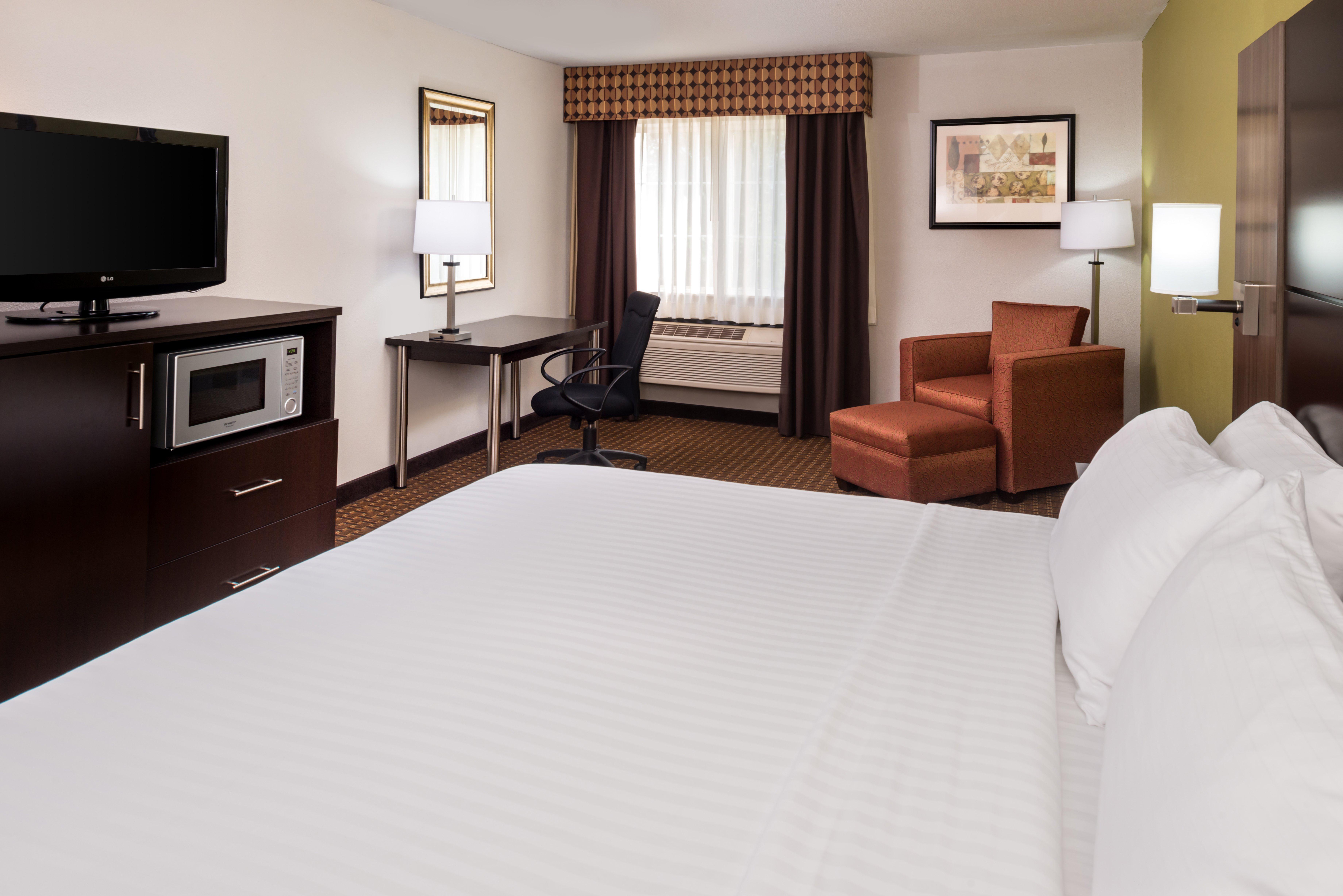 Holiday Inn Express & Suites Bucyrus By Ihg Exterior photo