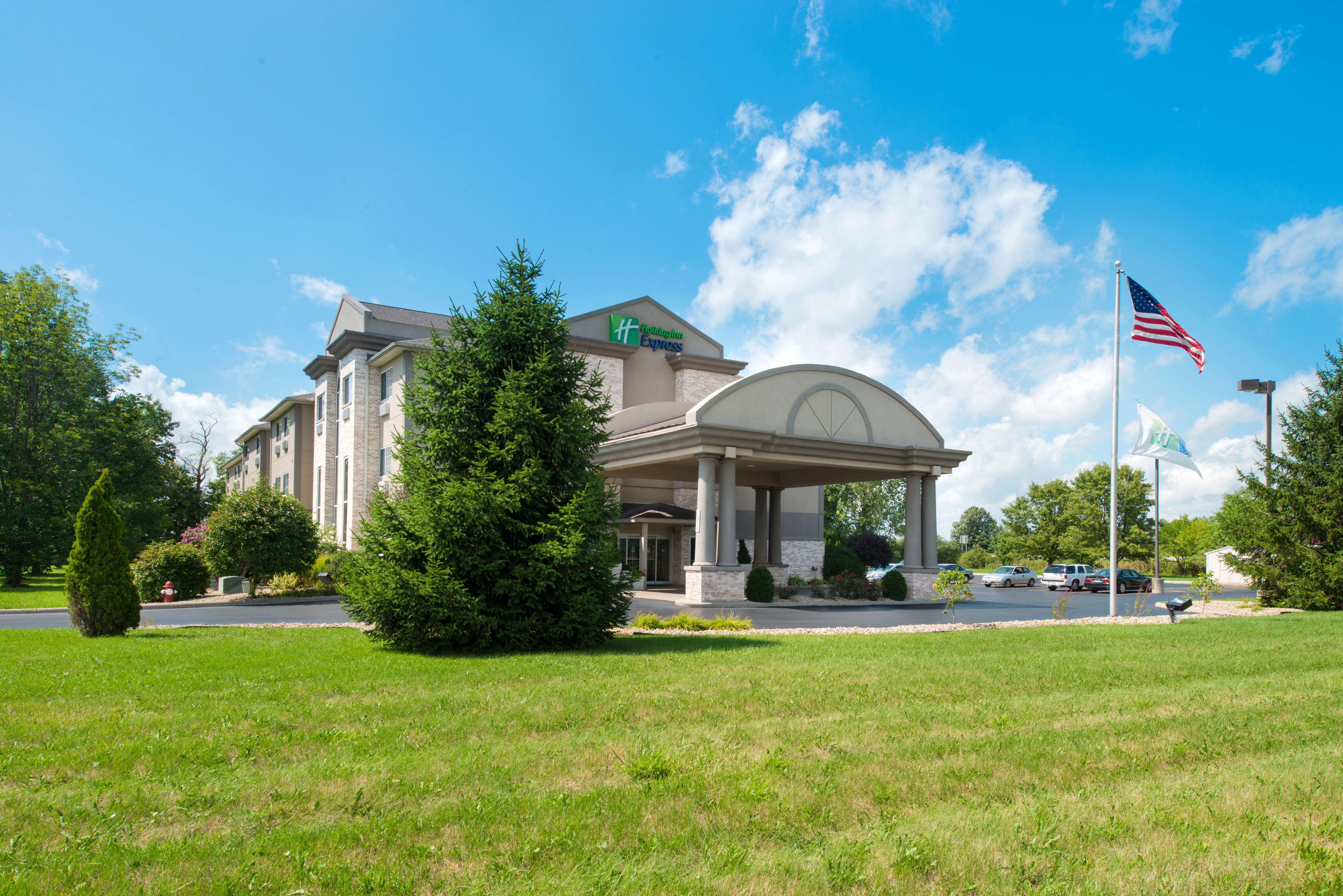 Holiday Inn Express & Suites Bucyrus By Ihg Exterior photo