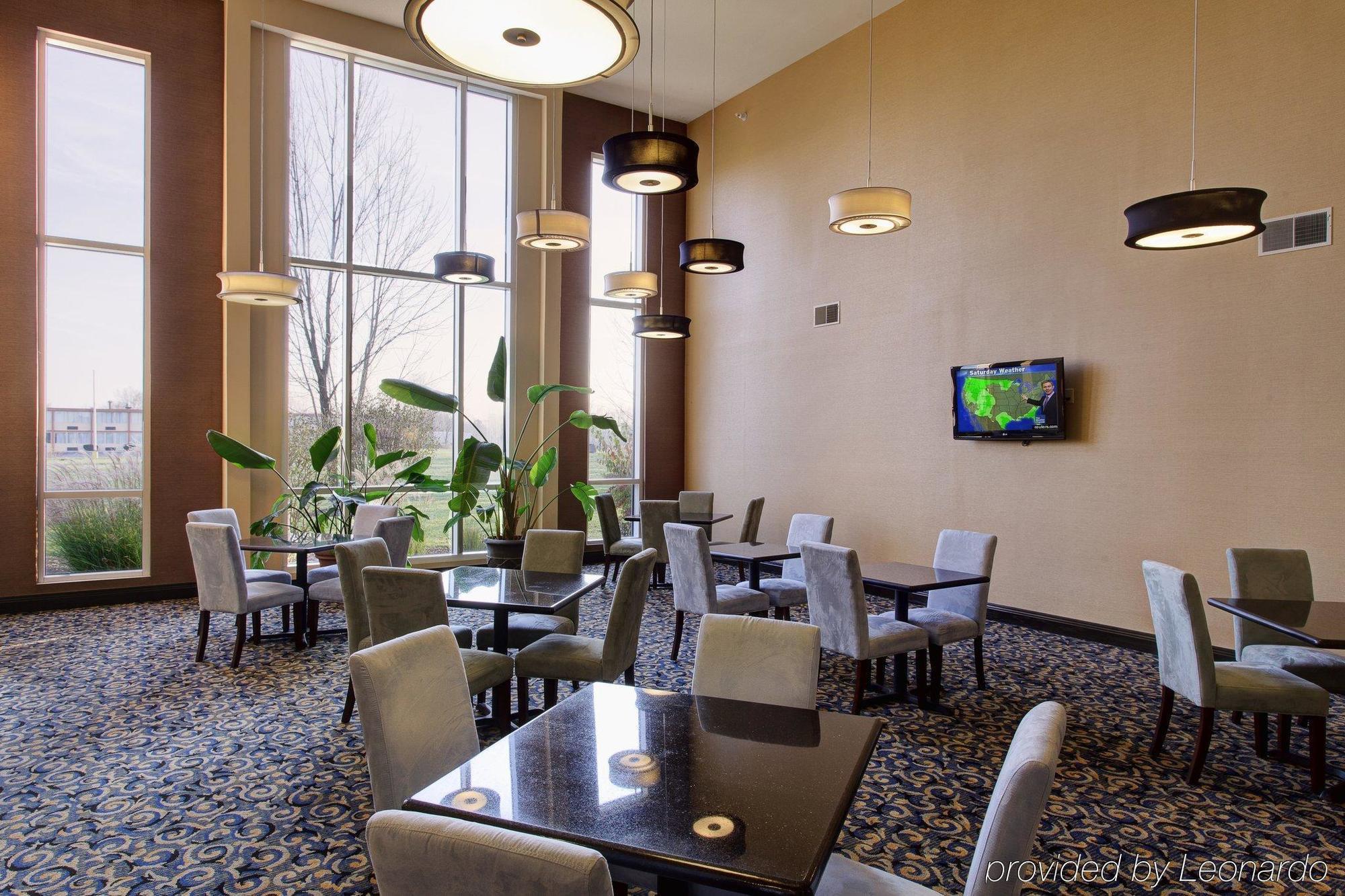 Holiday Inn Express & Suites Bucyrus By Ihg Exterior photo